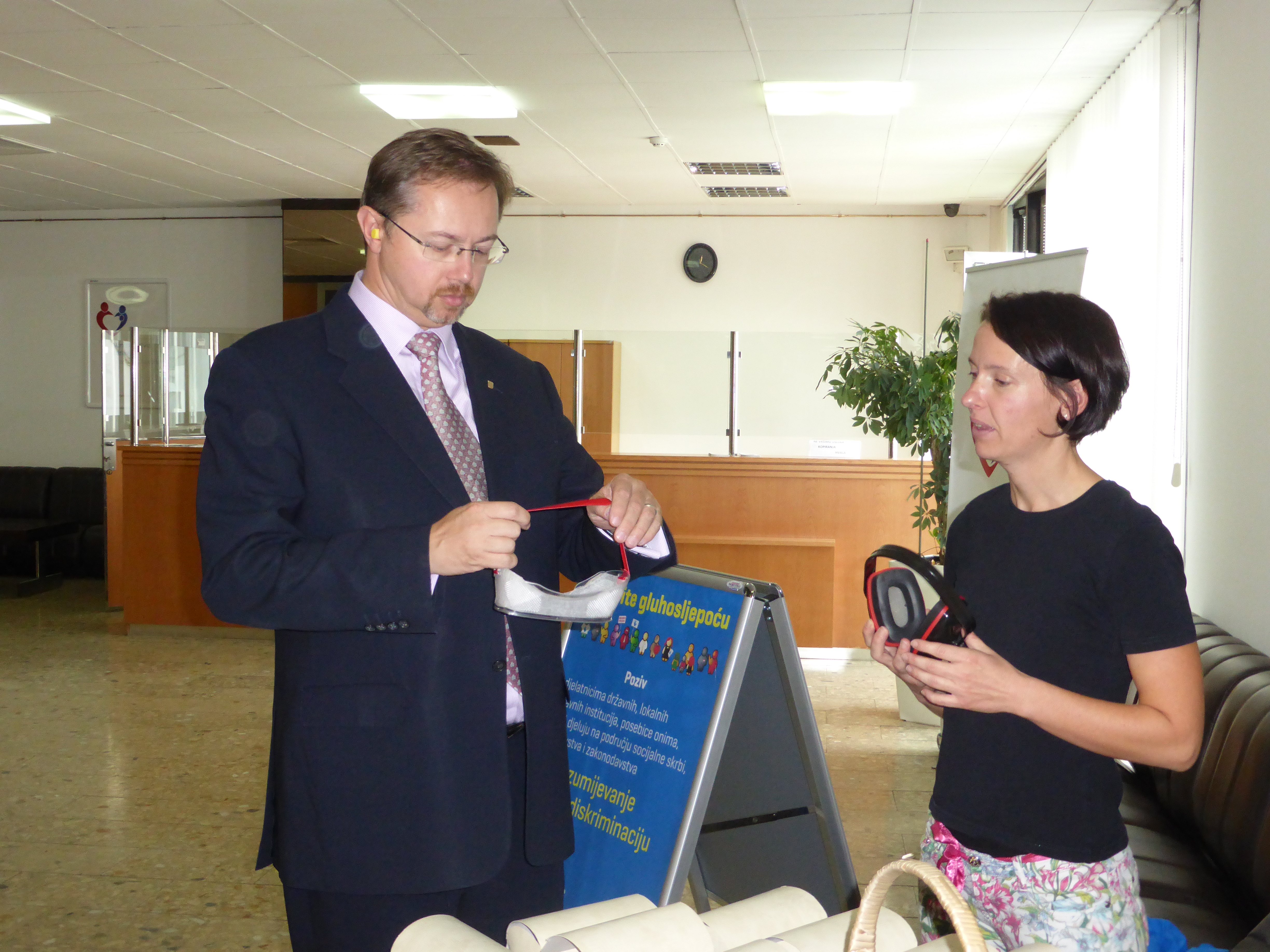 Slika /slike/gluhoslijepi akcija miz.JPG